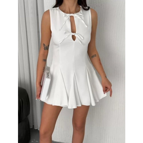 Göğüs Bağlamalı Kolsuz Mini Boy Elbise - Beyaz