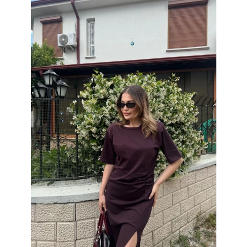 Kadın Kısa Kollu Uzun Yandan Yırtmaçlı Elbise - Kahverengi