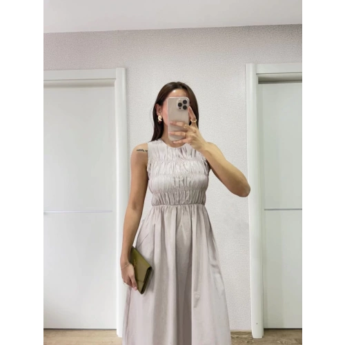 Kolsuz Göğüs Lastıklı Uzun Elbise - Gri