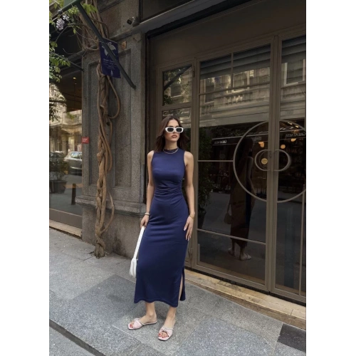 Osy Modal Yumuşak Dokulu Kumaş Bisiklet Yaka Sıfır Kolsuz Yırtmaçlı Uzun Elbise - Mavi