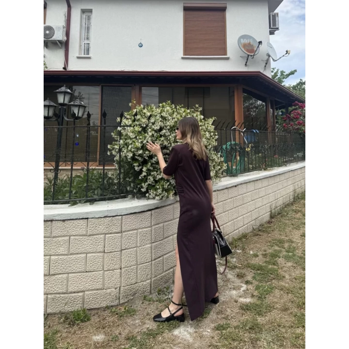 Kadın Kısa Kollu Uzun Yandan Yırtmaçlı Elbise - Kahverengi