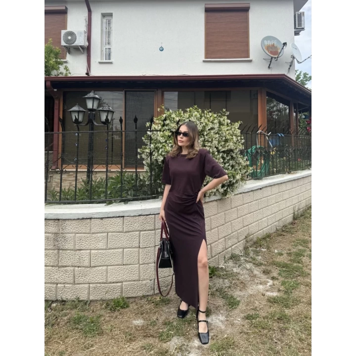 Kadın Kısa Kollu Uzun Yandan Yırtmaçlı Elbise - Kahverengi