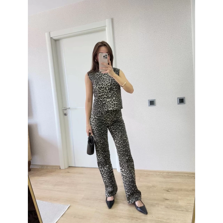 leopar desenli Düğmeli Bluzlu Pantolon İkili Takım -Leopar