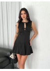 Göğüs Bağlamalı Kolsuz Mini Boy Elbise - Siyah