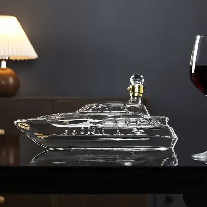 Gemi Figürlü Şeffaf Viski Sürahisi 750 ml – Özel Tasarım