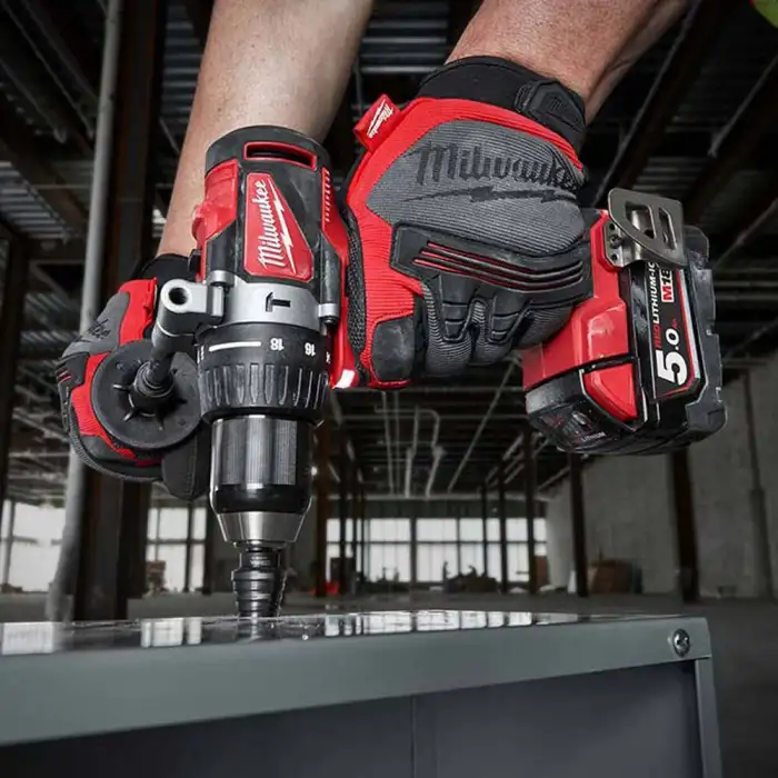 Milwaukee M18 Blpd2-502x Akülü Darbeli Matkap Vidalama 5Ah 2 Adet Batarya