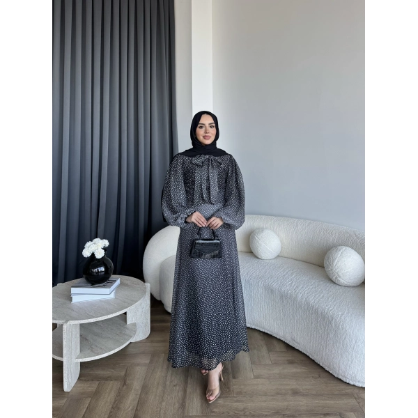 Qu - Linas Ponponlu Şifon Elbise - Siyah