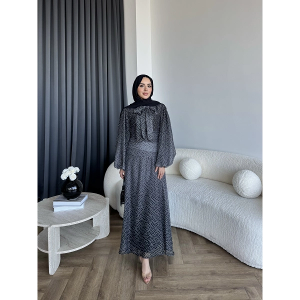 Qu - Linas Ponponlu Şifon Elbise - Siyah