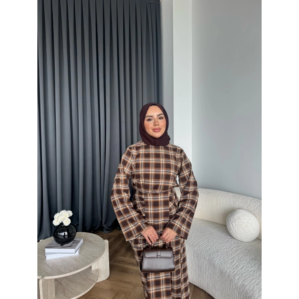 Qu - Carmen Kareli Etekli Takım - Açık Kahve