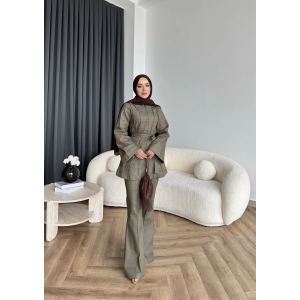 Fuş - Taş Detaylı Fermuarlı Pantolonlu Takım - Haki