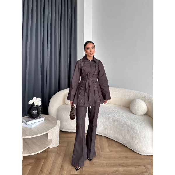 Fuş - Taş Detaylı Fermuarlı Pantolonlu Takım - Kahverengi