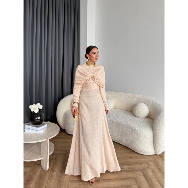 Fuş - Orchid Şal Detaylı Broşlu Elbise - Krem