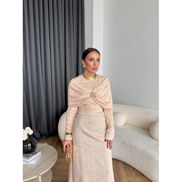 Fuş - Orchid Şal Detaylı Broşlu Elbise - Krem
