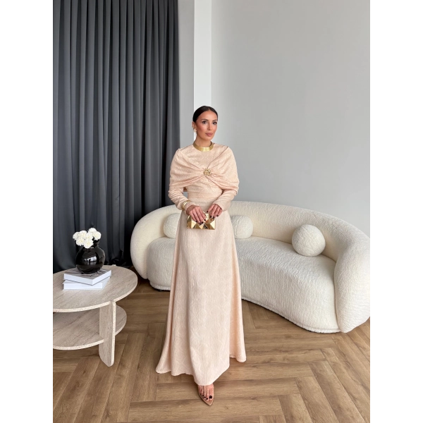 Fuş - Orchid Şal Detaylı Broşlu Elbise - Krem