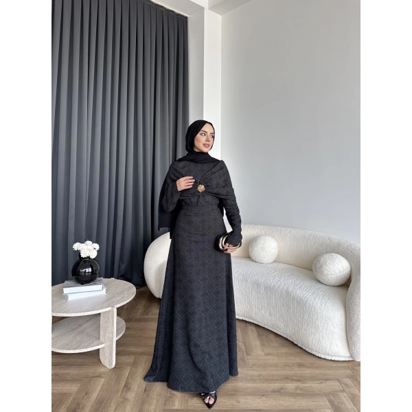 Fuş - Orchid Şal Detaylı Broşlu Elbise - Siyah