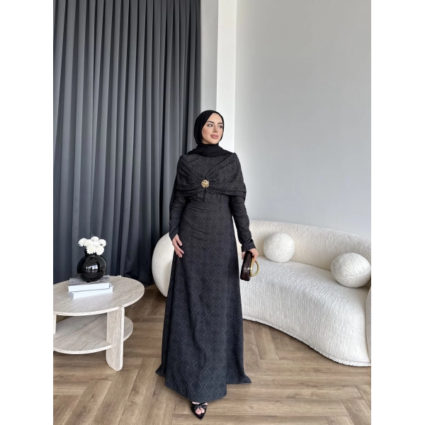 Fuş - Orchid Şal Detaylı Broşlu Elbise - Siyah