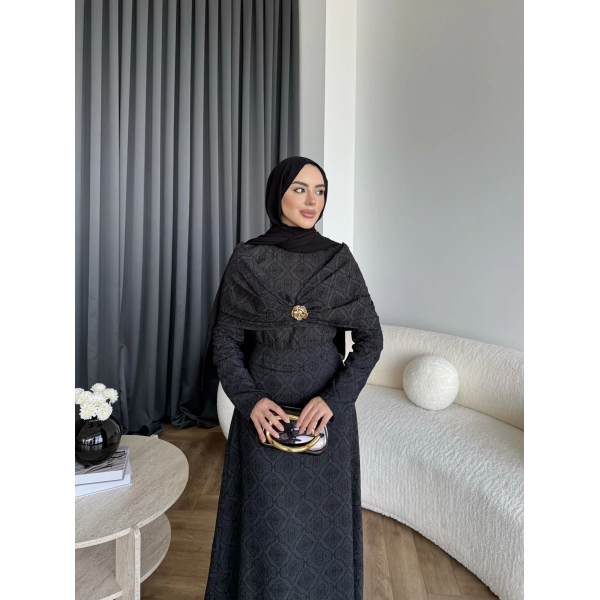 Fuş - Orchid Şal Detaylı Broşlu Elbise - Siyah