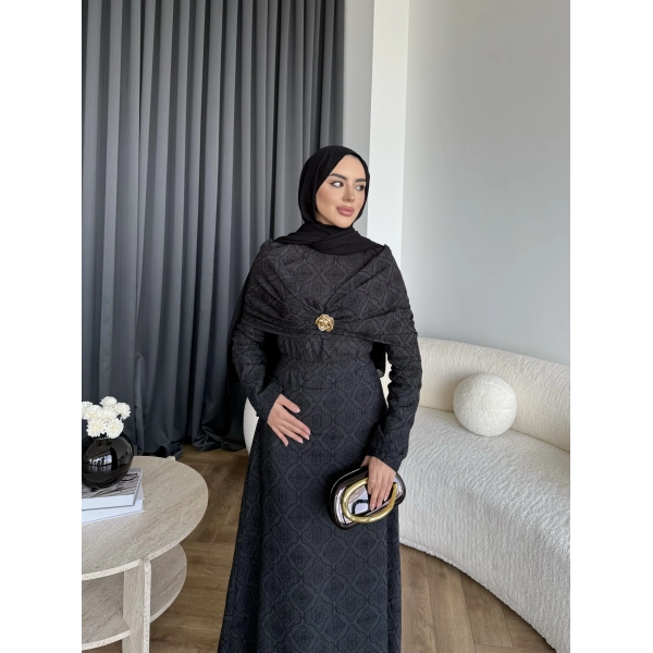 Fuş - Orchid Şal Detaylı Broşlu Elbise - Siyah