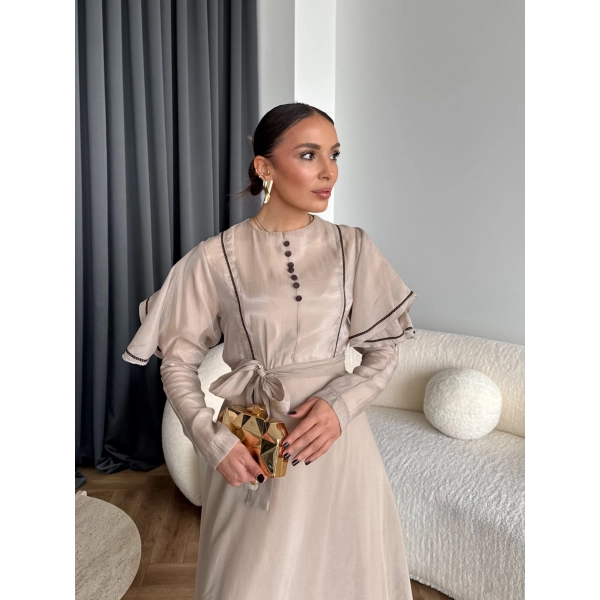 Fuş - Chic Nakış Detay Parlak Tensel Elbise - Bej