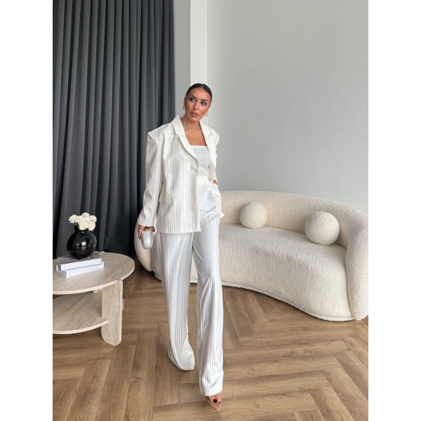 Asil Pırlanta Ceketli Takım - Beyaz