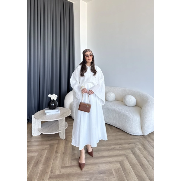 Qu - Yarasa Kol Brode Etekli Takım - Beyaz