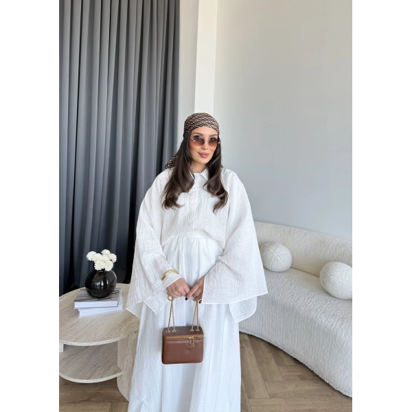 Qu - Yarasa Kol Brode Etekli Takım - Beyaz