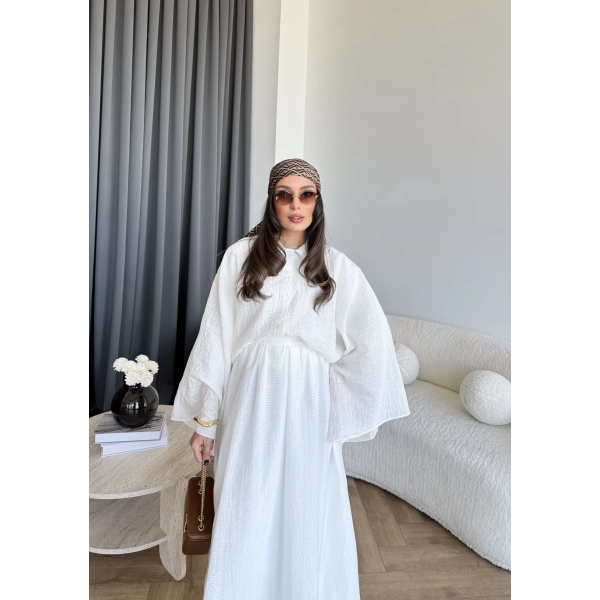 Qu - Yarasa Kol Brode Etekli Takım - Beyaz