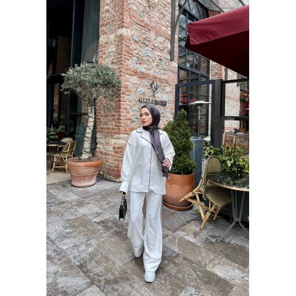 Gold Düğmeli Biyeli Takım - Beyaz