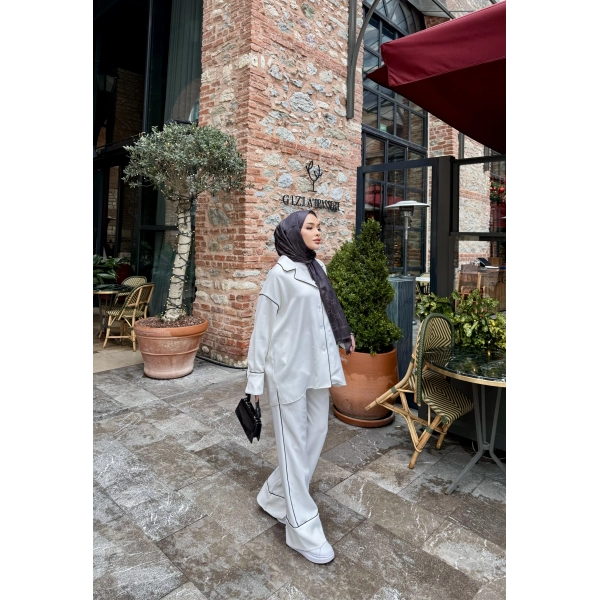 Gold Düğmeli Biyeli Takım - Beyaz