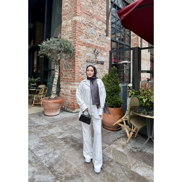 Gold Düğmeli Biyeli Takım - Beyaz