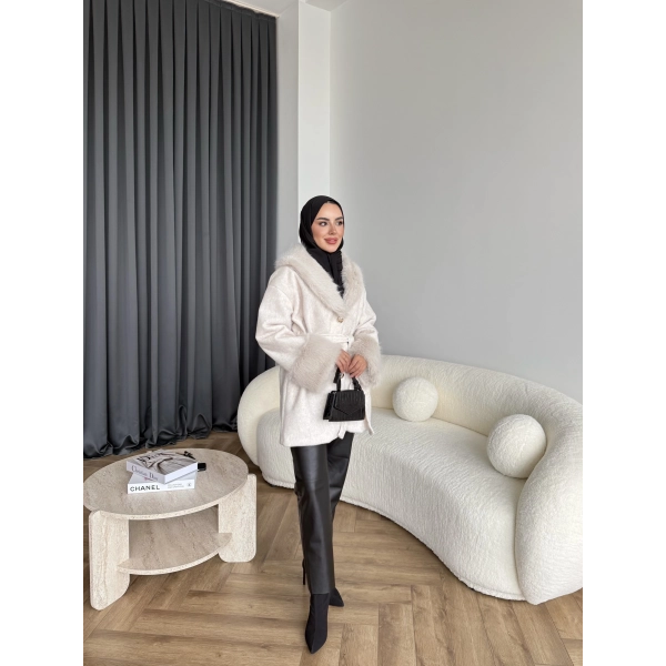 Gold Düğmeli Mont - Bej