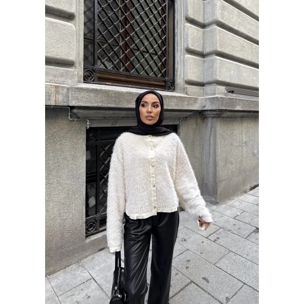 Gold Düğmeli Peluş Hırka - Bej