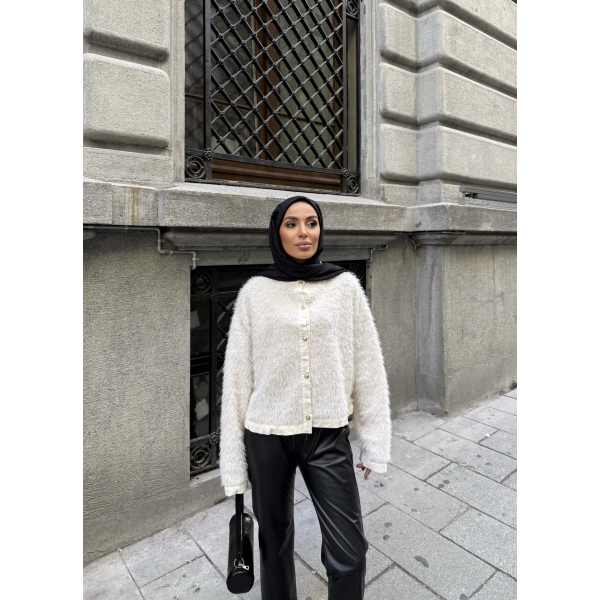 Gold Düğmeli Peluş Hırka - Bej