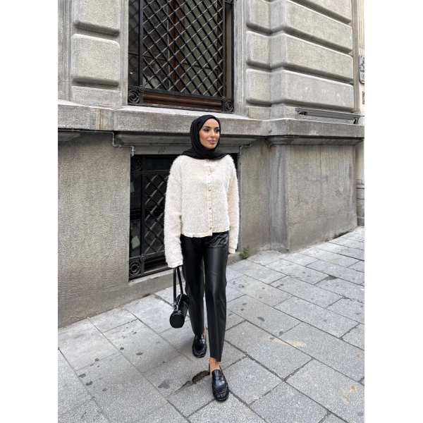 Gold Düğmeli Peluş Hırka - Bej