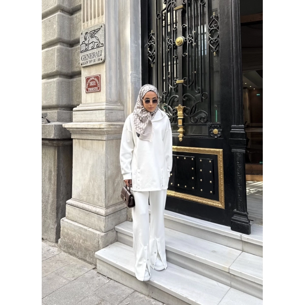 Kamar Düğmeli Takım - Beyaz