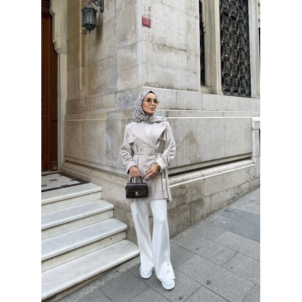 Kolları Büzgülü Sırtı Piliseli Saten Ceket - Bej