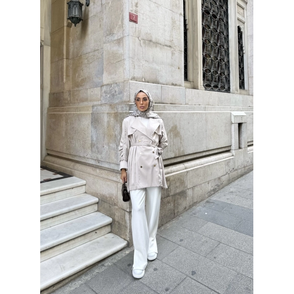 Kolları Büzgülü Sırtı Piliseli Saten Ceket - Bej