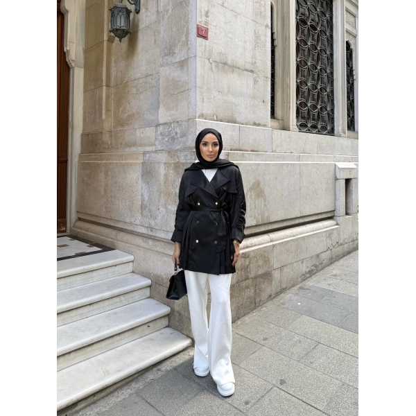 Kolları Büzgülü Sırtı Piliseli Saten Ceket - Siyah