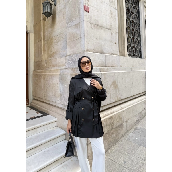 Kolları Büzgülü Sırtı Piliseli Saten Ceket - Siyah