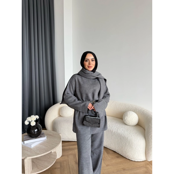 Mb- Berly Atkı Detay Triko Takım - Gri