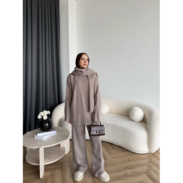 Mb- Berly Atkı Detay Triko Takım - Vizon