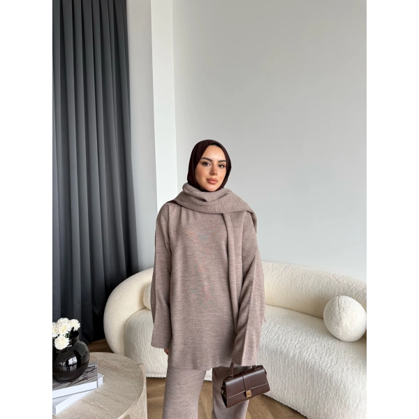 Mb- Berly Atkı Detay Triko Takım - Vizon