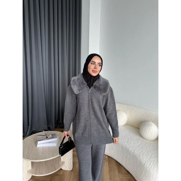 Monica Yakası Kürk Detaylı Takım - Gri