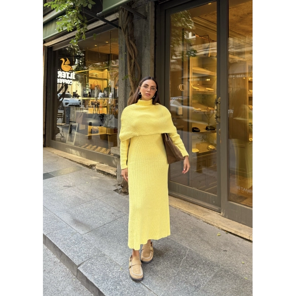 Nes Yaka Triko Elbise - Sarı