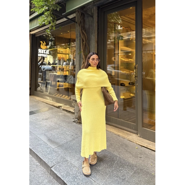 Nes Yaka Triko Elbise - Sarı