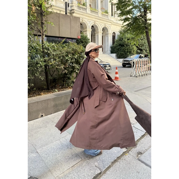 Nesren Arka Kısmı Düğmeli Trenç - Kahve