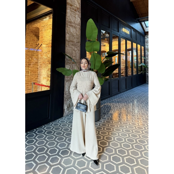 Piliseli Lastik Detay Takım - Bej