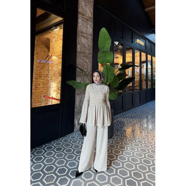 Piliseli Lastik Detay Takım - Bej