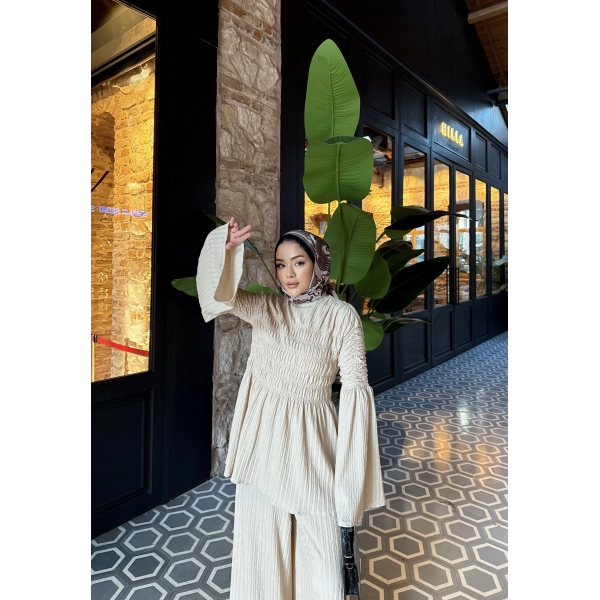 Piliseli Lastik Detay Takım - Bej