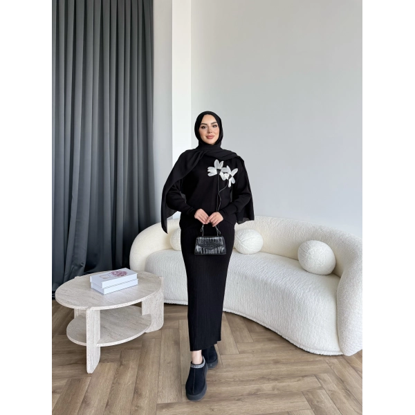 Pls-Çiçek Detay Jile Elbise - Siyah